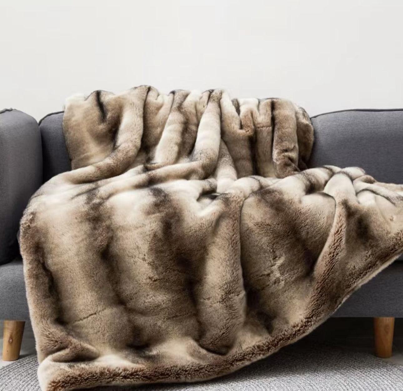 Bella Faux Fur Throw Blanket – Dark Brown & Beige