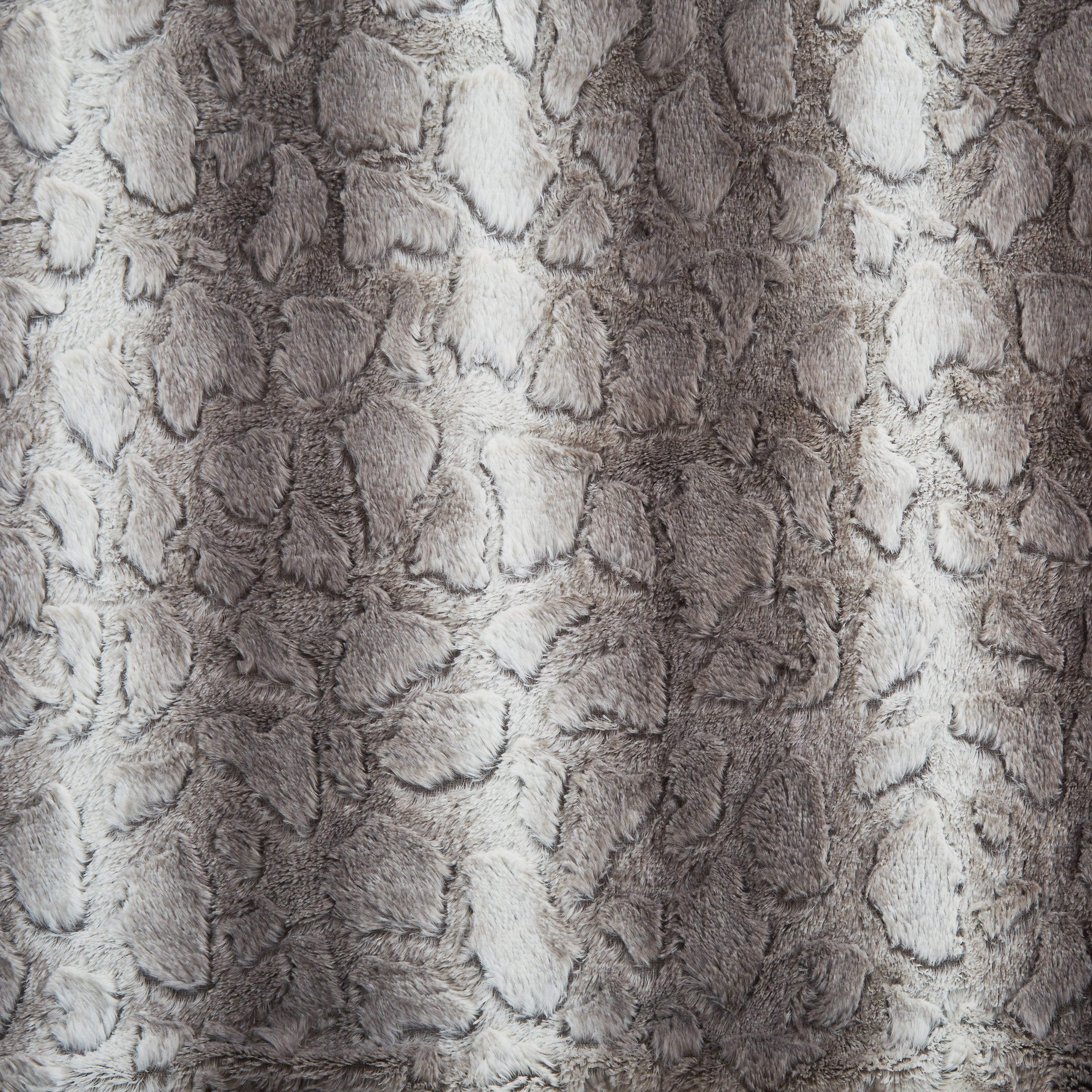 Silver Snow Giraffe Faux Fur Throw Blanket