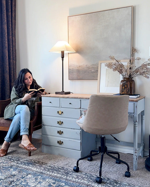 36" Adjustable Ivory Table Lamp